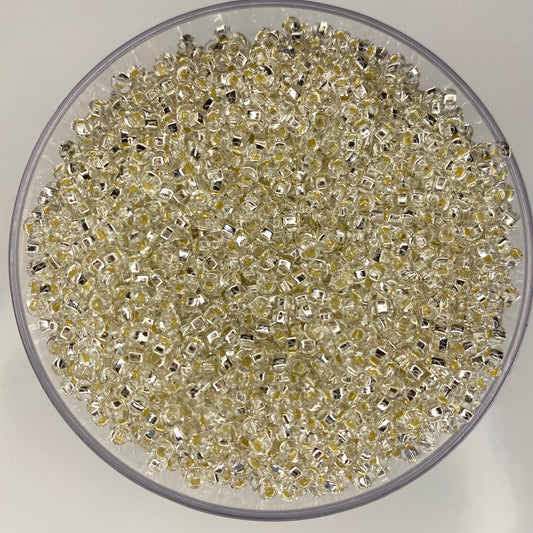 Crystal Clear S/L Preciosa 8/0
